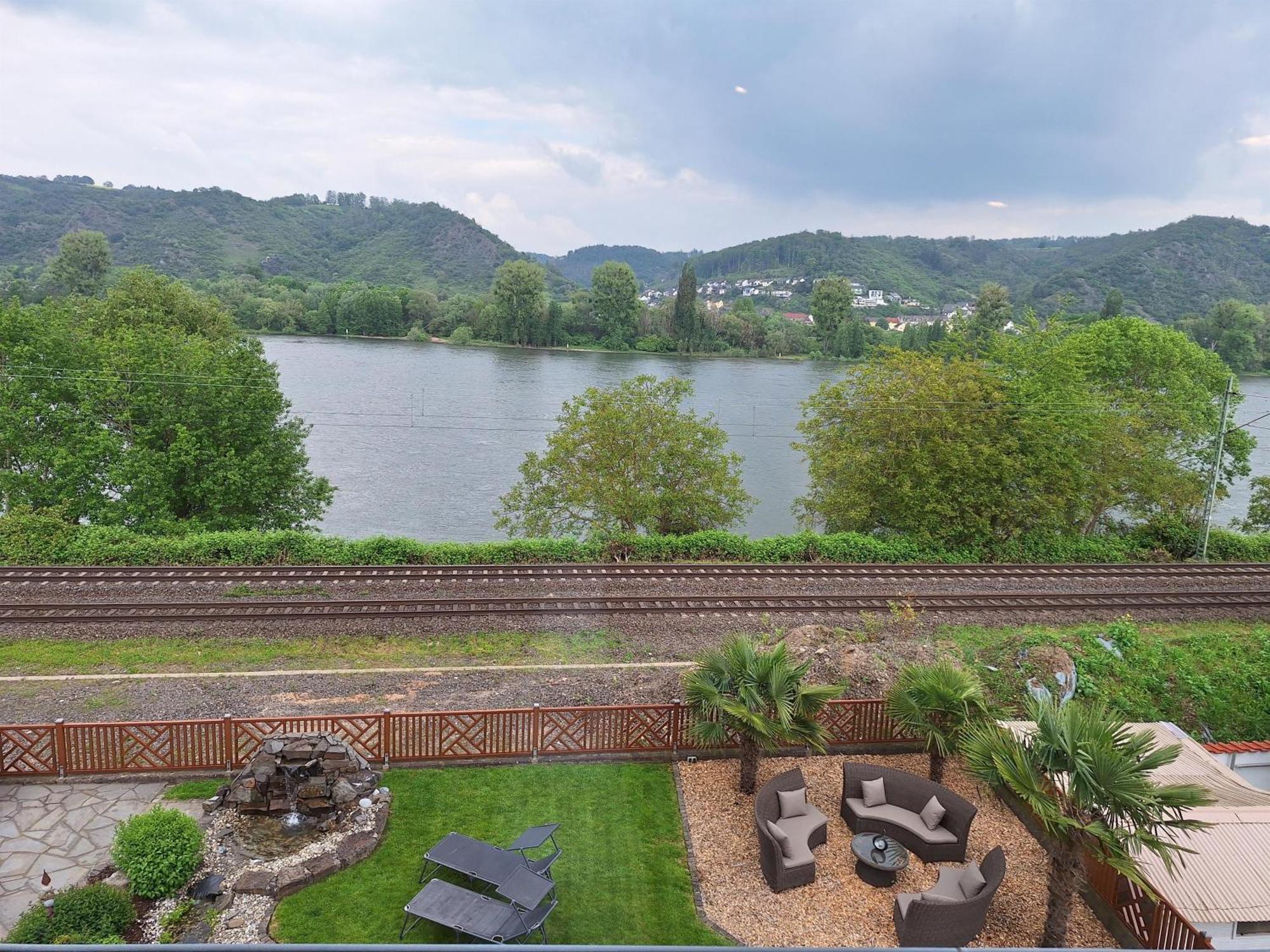 Ferienwohnung Rhens Am Rhein Buitenkant foto